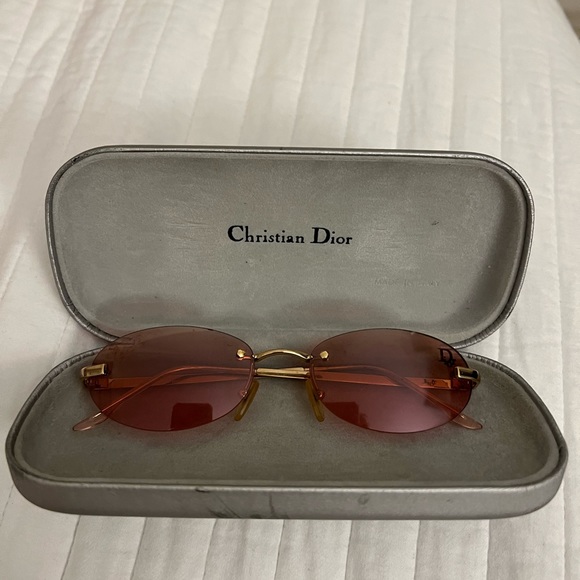 Pink authentic Dior sunglasses with case - Picture 4 of 9